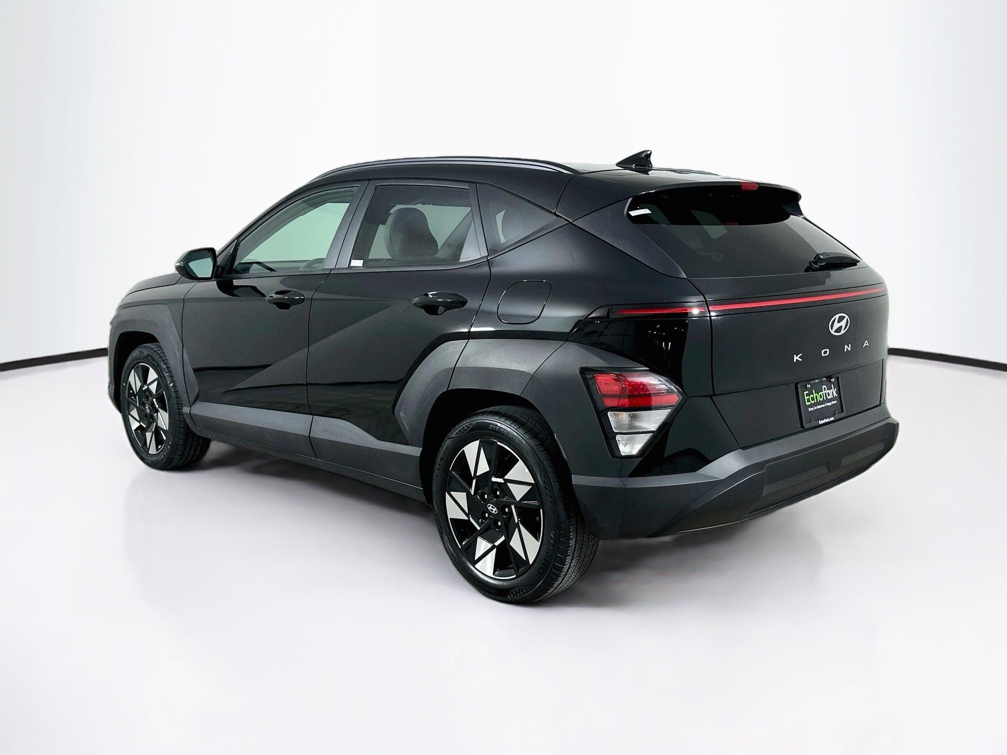Used 2025 Hyundai Kona SEL FWD image 5