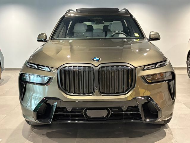 New 2026 BMW X7 xDrive40i w/ M Sport Package AWD/4WD image 2