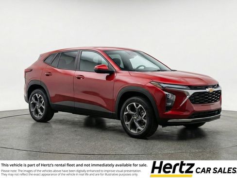 Used 2025 Chevrolet Trax LT image 1