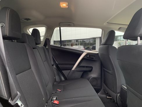 Used 2013 Toyota RAV4 XLE FWD image 33