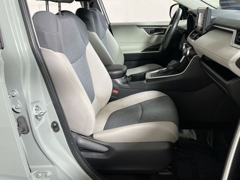 Used 2022 Toyota RAV4 XLE image 25