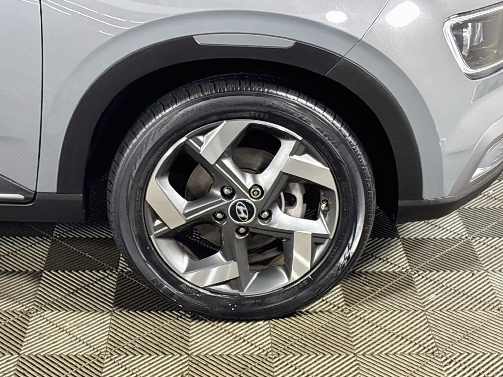Used 2023 Hyundai Venue Limited w/ Cargo Package FWD image 23