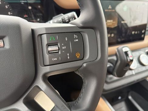 Used 2025 Land Rover Defender 110 X-Dynamic SE image 49