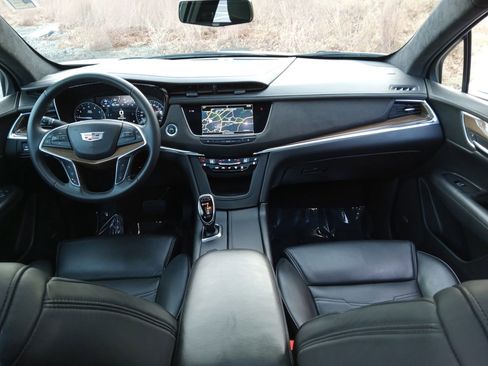 Used 2017 Cadillac XT5 Platinum image 16