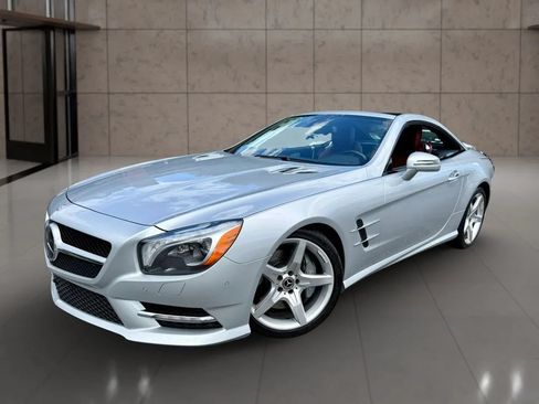 Used 2013 Mercedes-Benz SL 550 w/ Premium Pkg image 4
