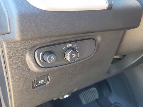 Used 2020 GMC Terrain SLE FWD image 9