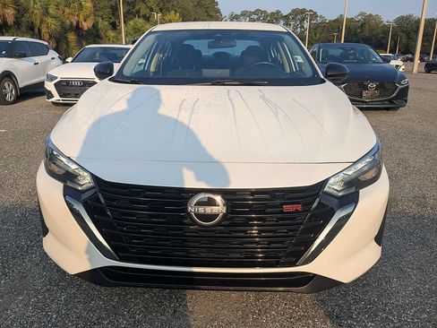 Used 2025 Nissan Sentra SR FWD image 9
