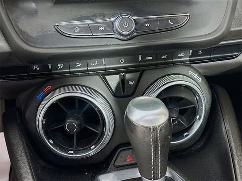 Used 2021 Chevrolet Camaro LT image 15