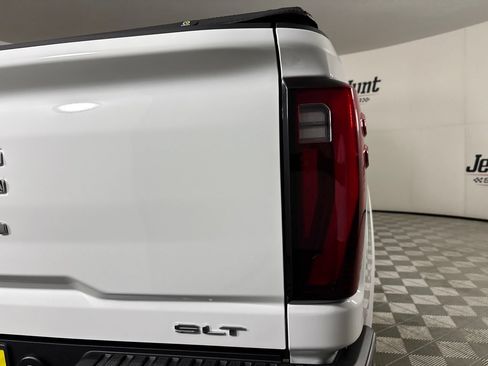 Used 2026 GMC Sierra 2500 SLT w/ SLT Convenience Package AWD/4WD image 30