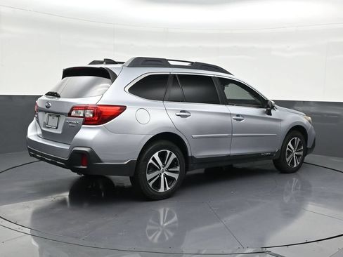Used 2019 Subaru Outback 3.6R Limited AWD/4WD image 7