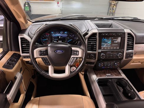 Used 2018 Ford F250 Lariat w/ Lariat Value Package image 26