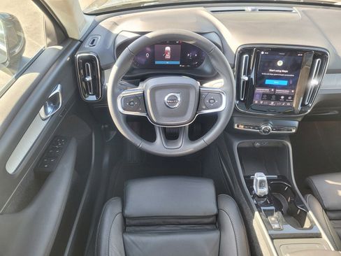 Certified 2023 Volvo XC40 B5 Plus w/ Protection Package Premier image 24