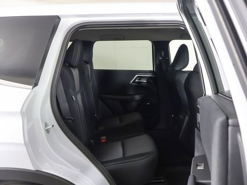 New 2026 Mitsubishi Outlander ES image 31