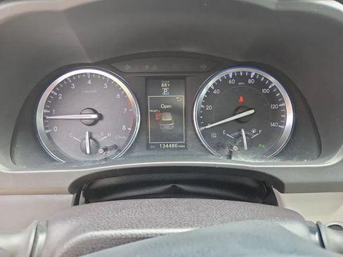 Used 2016 Toyota Highlander Limited w/ Driver Technology Package FWD image 14