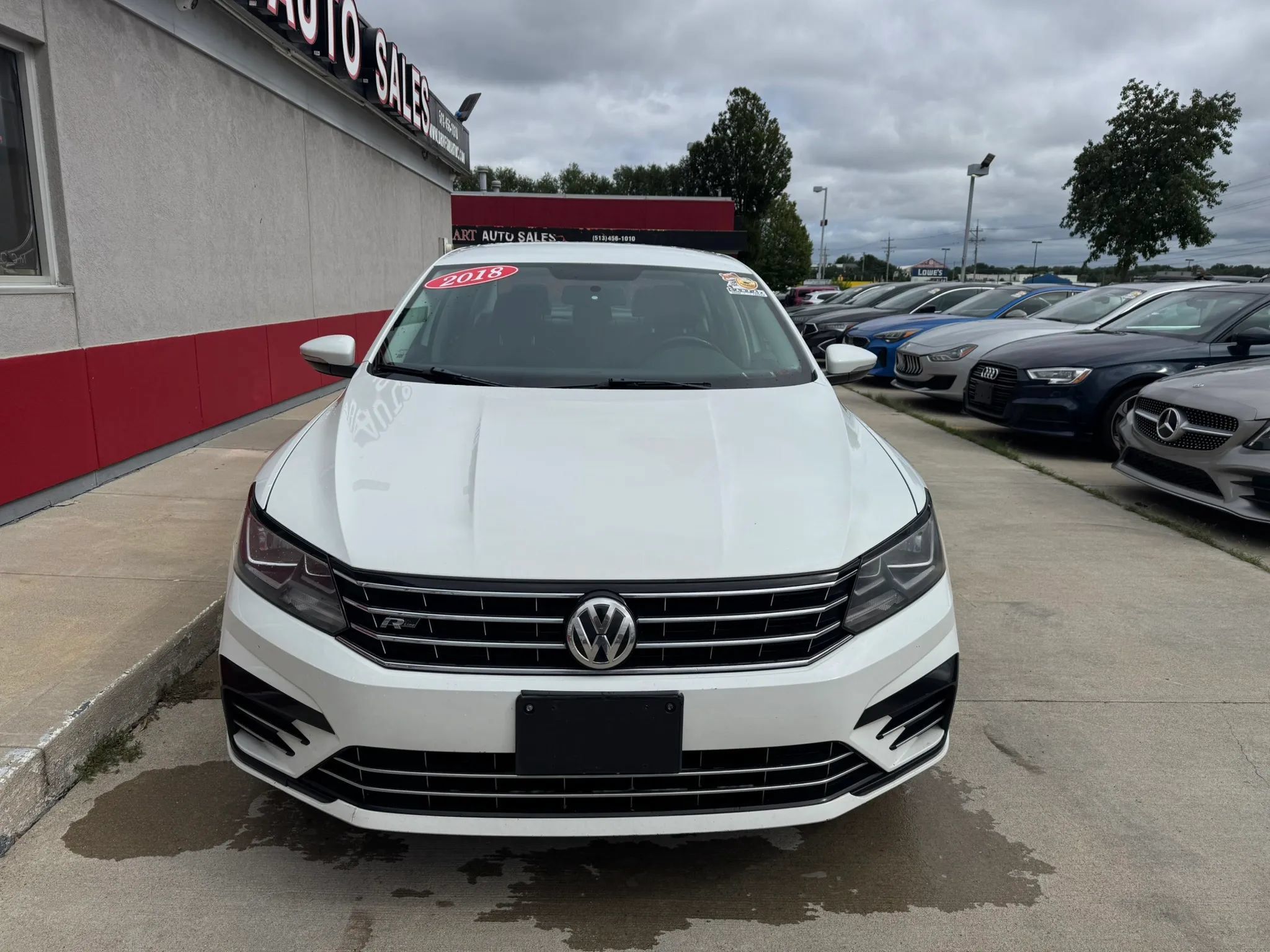 Used 2018 Volkswagen Passat 2.0T R-Line FWD image 2