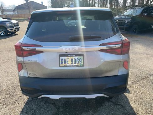 Used 2023 Kia Seltos LX image 2