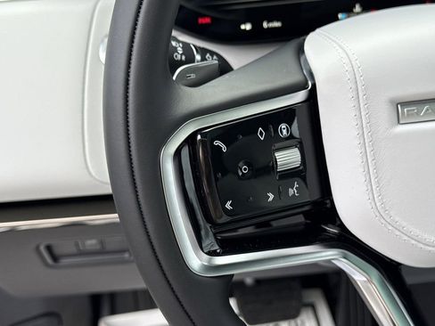 New 2025 Land Rover Range Rover Sport SE image 23