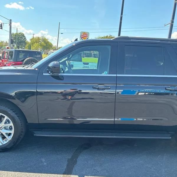 Used 2020 Ford Expedition Max XLT AWD/4WD image 3
