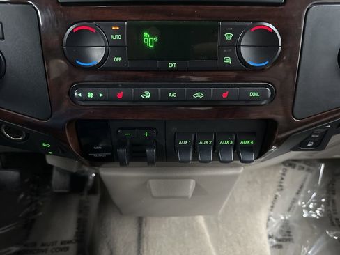 Used 2008 Ford F550 4x4 Crew Cab Super Duty image 26