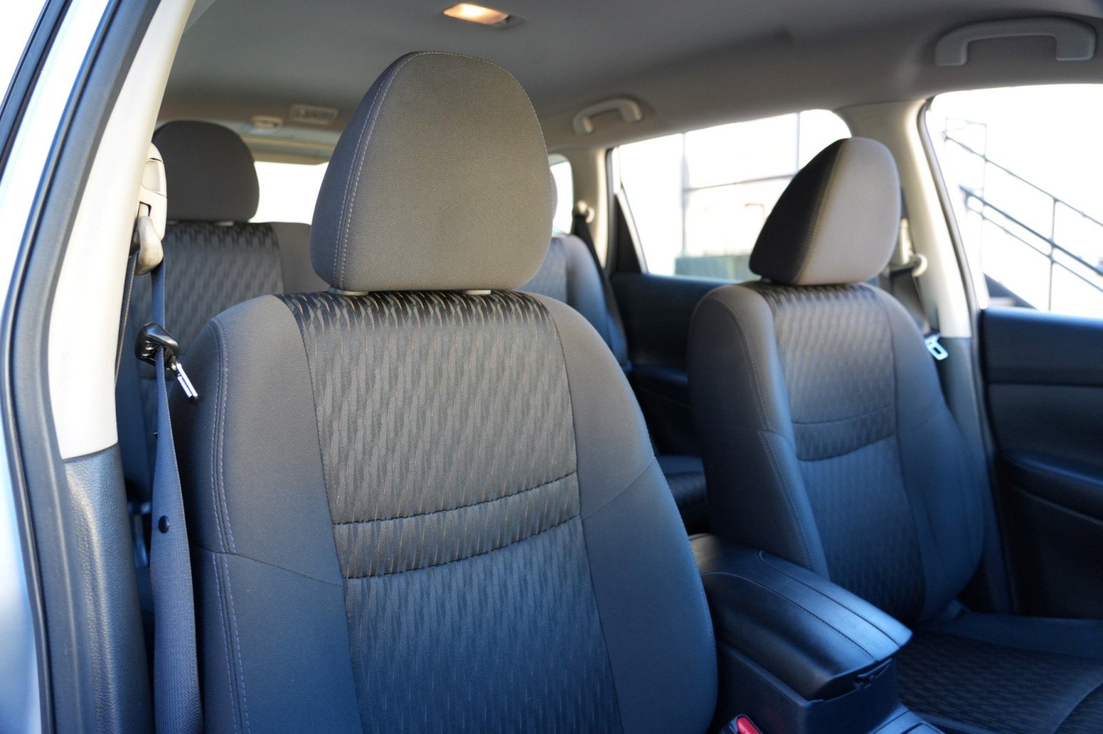 Used 2019 Nissan Rogue S FWD image 30