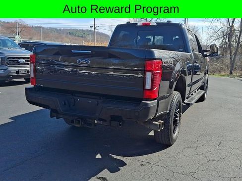 Used 2022 Ford F350 Lariat w/ Black Appearance Package image 12