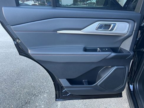 New 2025 Ford Explorer Active w/ Active Comfort Package image 13