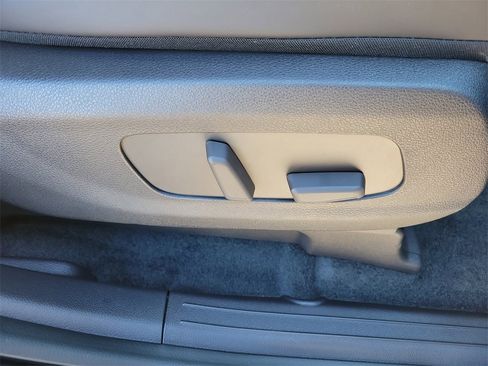 New 2026 Kia Carnival SX image 9