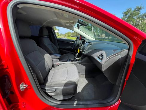 Used 2018 Chevrolet Cruze LT FWD image 27