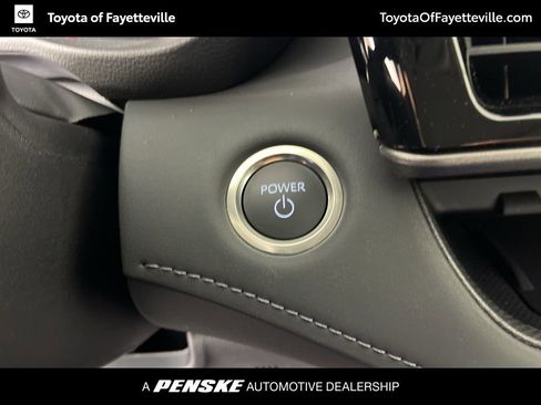 Used 2026 Toyota Highlander Limited image 38