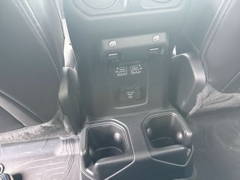 Used 2023 Jeep Gladiator Overland AWD/4WD image 23