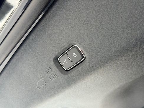 New 2026 Lincoln Navigator Reserve AWD/4WD image 9