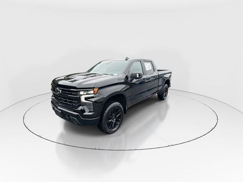 Used 2025 Chevrolet Silverado 1500 LT Trail Boss w/ LT Trail Boss Premium Package AWD/4WD image 4
