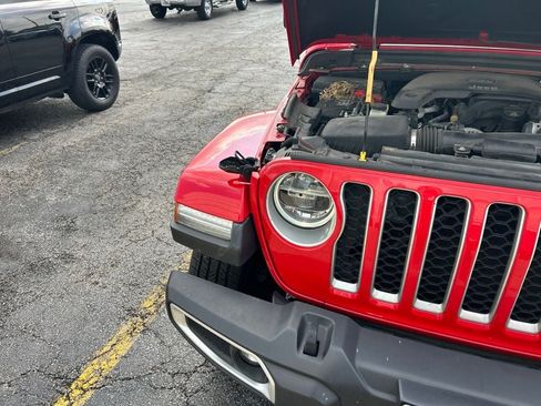 Used 2021 Jeep Gladiator Overland w/ Popular Equipment Package AWD/4WD image 12