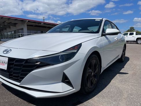 Used 2021 Hyundai Elantra SEL w/ Convenience Package image 11