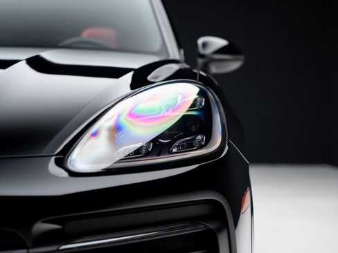 Used 2023 Porsche Cayenne S image 9