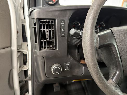 Used 2013 GMC Savana 3500 RWD image 18