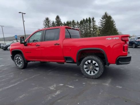 Used 2021 Chevrolet Silverado 2500 Custom w/ Custom Value Package AWD/4WD image 6
