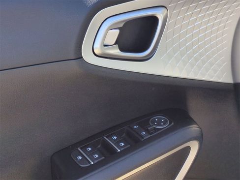 Certified 2023 Kia Soul LX w/ LX Technology Package image 21