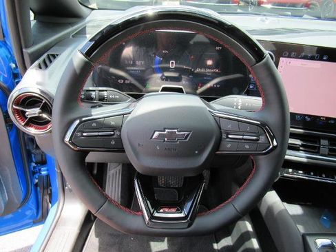 New 2025 Chevrolet Equinox EV RS image 20