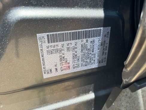 Used 2025 Nissan Rogue SV FWD image 31