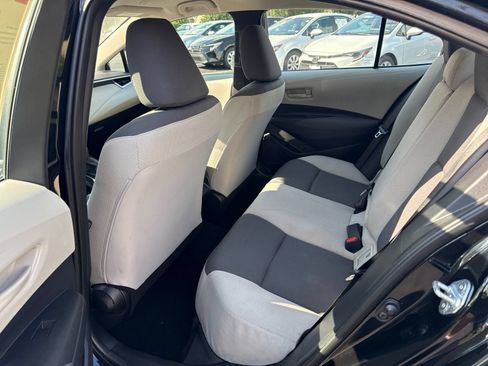 Used 2025 Toyota Corolla LE FWD image 12