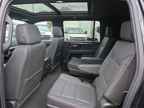 New 2025 Chevrolet Suburban RST w/ Comfort Package image 7