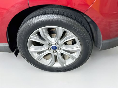 Used 2019 Ford Edge Titanium FWD image 11