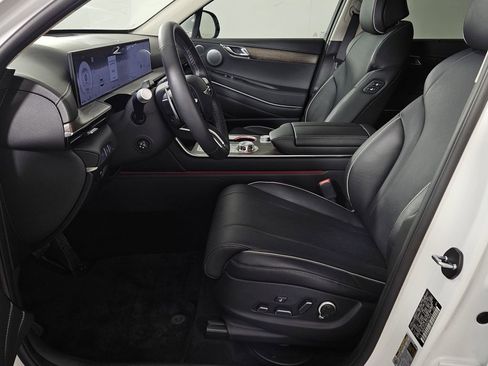 Used 2025 Genesis GV80 2.5T Prestige image 21