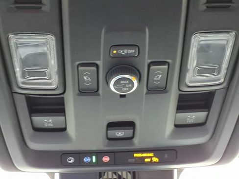 Used 2025 Chevrolet Suburban RST w/ Comfort Package AWD/4WD image 31