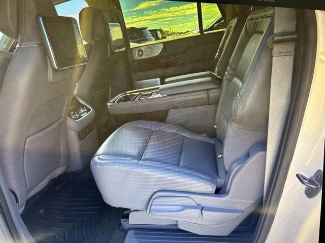 Used 2020 Lincoln Navigator L Reserve w/ Luxury Package AWD/4WD image 8