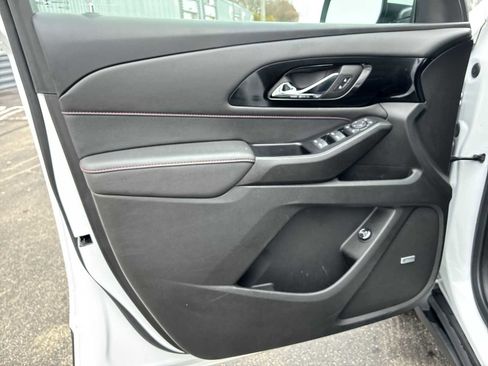 Certified 2023 Chevrolet Traverse RS image 22
