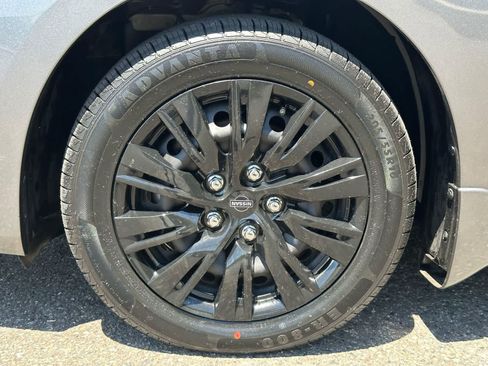 Used 2017 Nissan Sentra SV w/ Protection Package FWD image 7