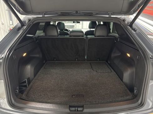 Used 2020 Volkswagen Atlas Cross Sport SE image 20