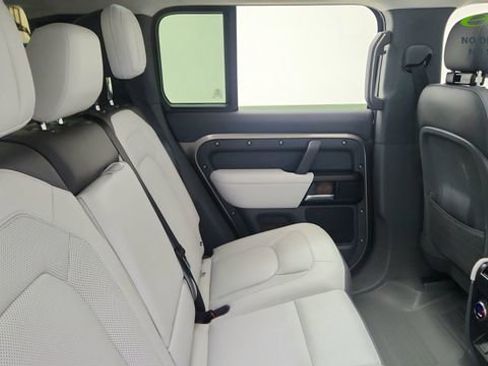Used 2025 Land Rover Defender 110 X image 24